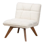 Fauteuil d'appoint Japandi en tissu bouclé crème et bois d'hévéa finition noyer