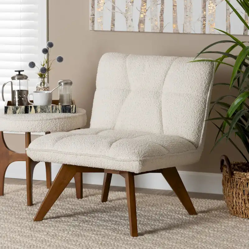 Fauteuil d'appoint Japandi en tissu bouclé crème et bois d'hévéa finition noyer